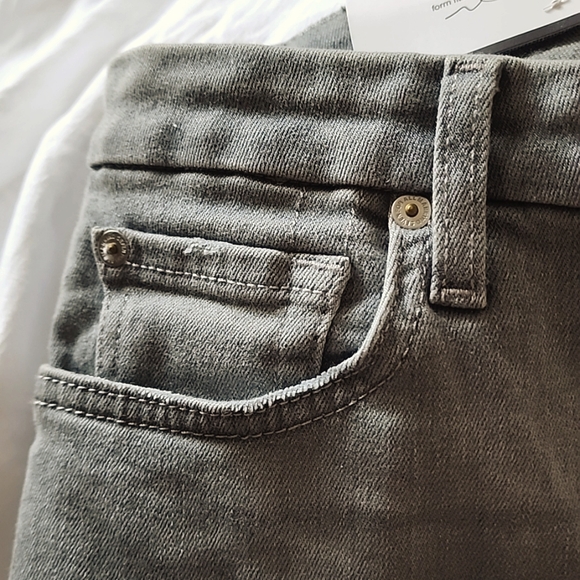 7 for All Mankind Kimmie Bootcut/Slim Illusion Grey Jeans Size 28 - Picture 9 of 9